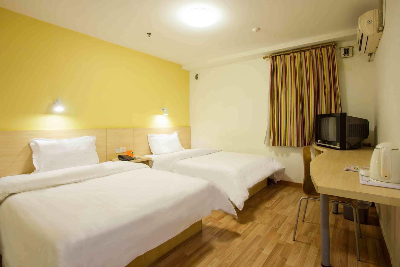 7Days Inn Deyang Wenmiao Square Room photo