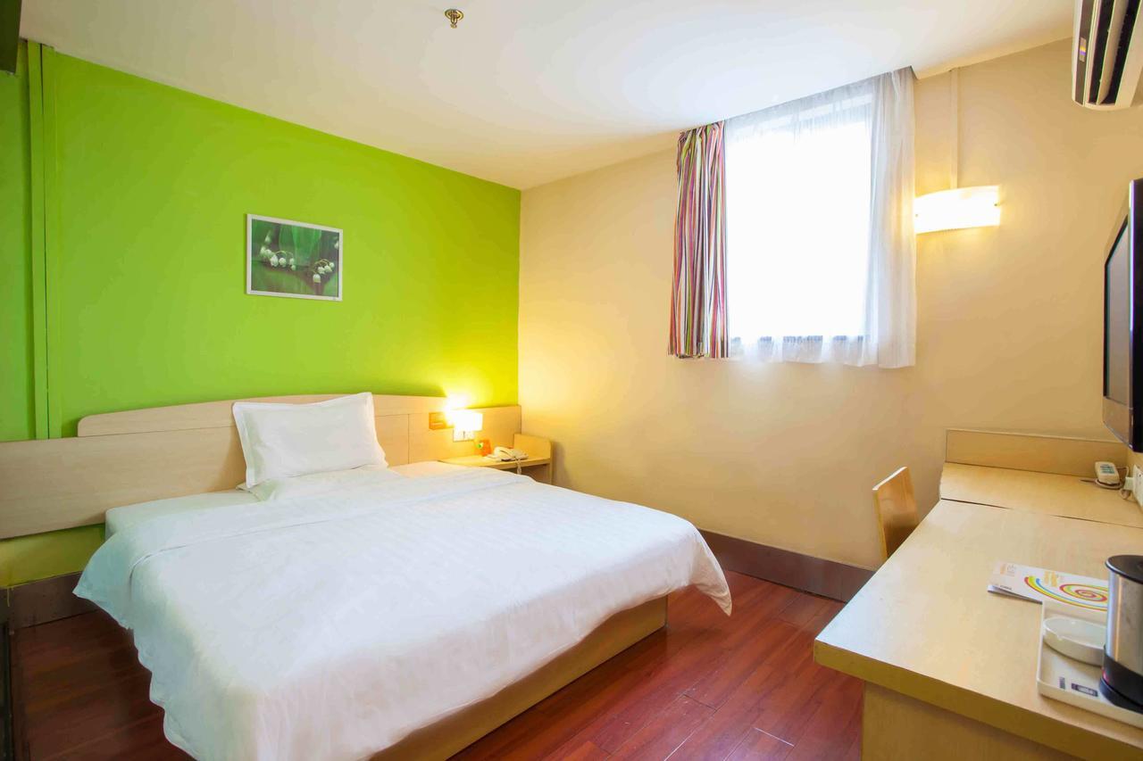 7Days Inn Deyang Wenmiao Square Room photo